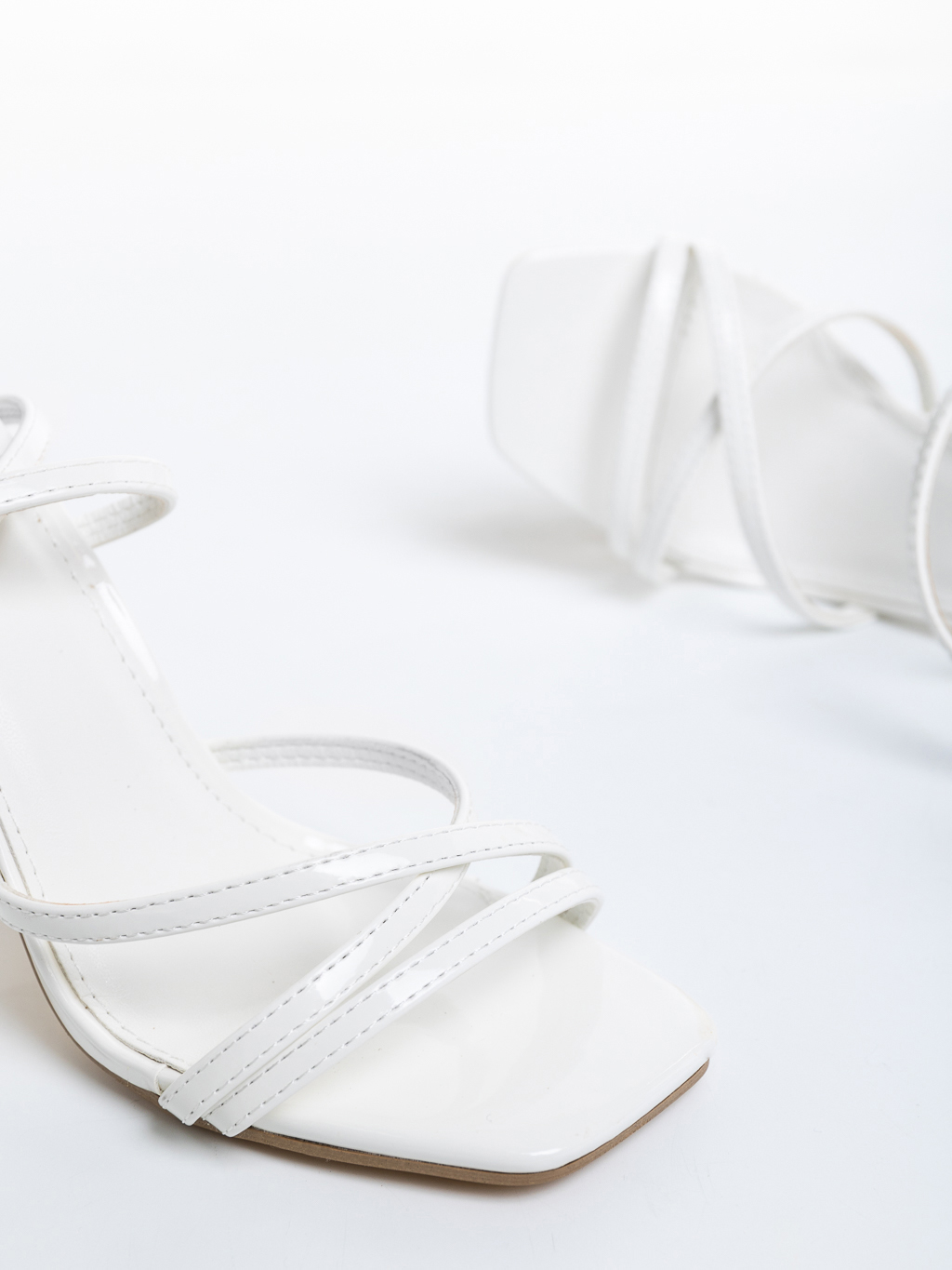 Sandale dama albe din piele ecologica lacuita Silena - Kalapod