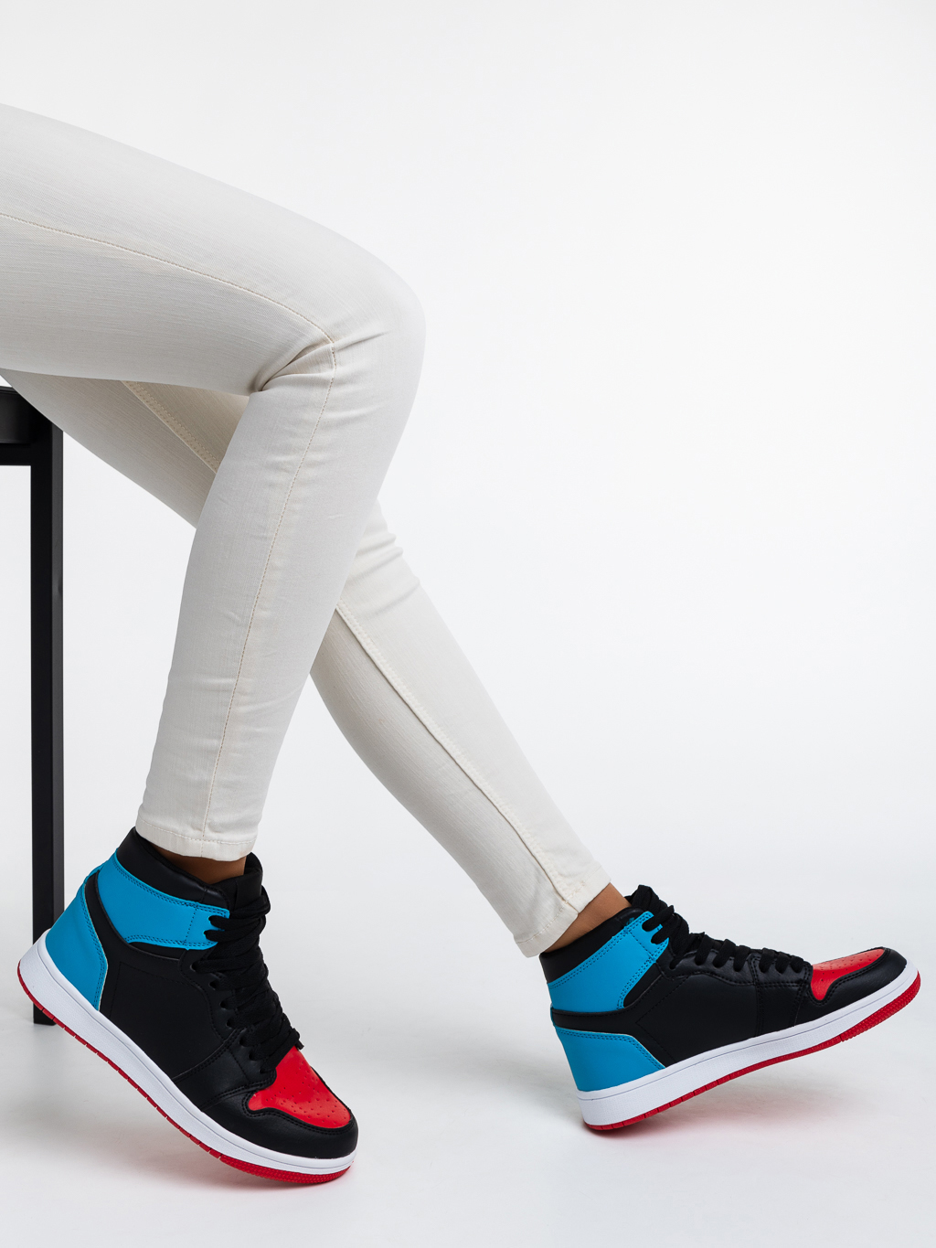 Pantofi sport dama negri cu rosu si albastru din piele ecologica Cass - Kalapod.net