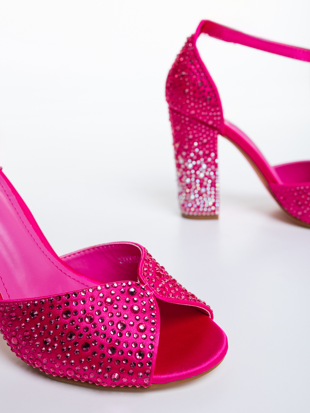 Sandale dama cu toc fucsia din material textil Vizania, 6 - Kalapod.net Sandale dama cu toc fucsia din material textil Vizania, 6 - Kalapod.net