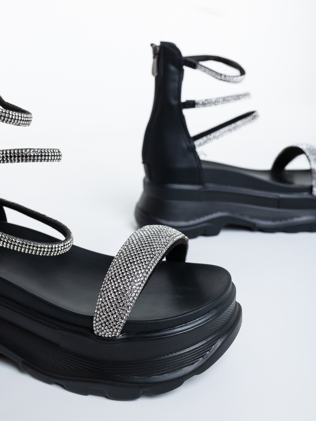 Sandale dama cu platforma negre din piele ecologica Hakuna, 6 - Kalapod.net Sandale dama cu platforma negre din piele ecologica Hakuna, 6 - Kalapod.net
