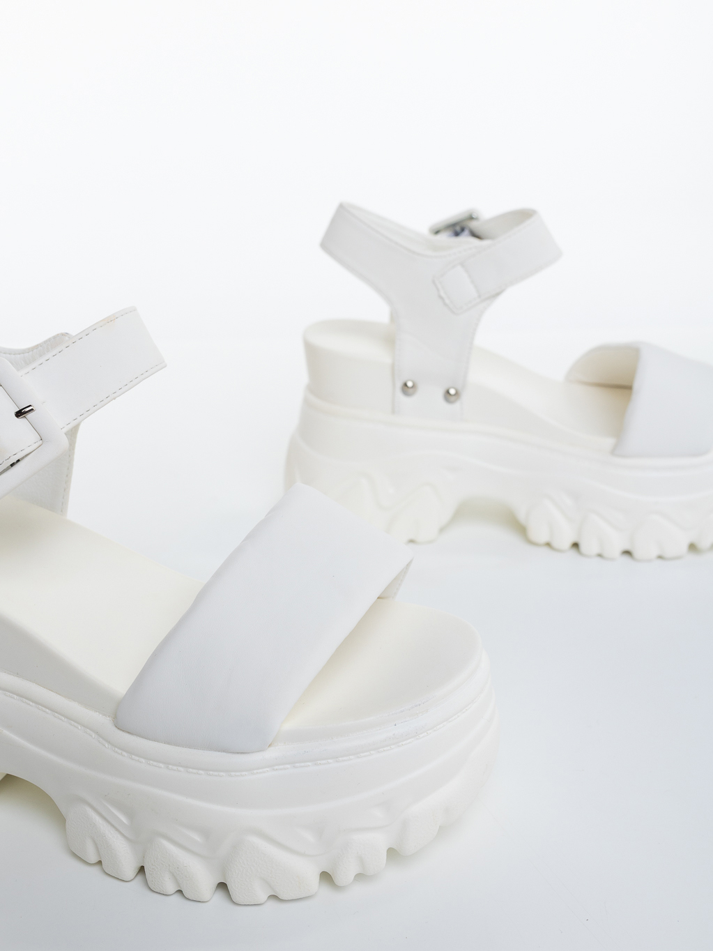 Sandale dama cu platforma albe din piele ecologica Nahara, 6 - Kalapod.net Sandale dama cu platforma albe din piele ecologica Nahara, 6 - Kalapod.net