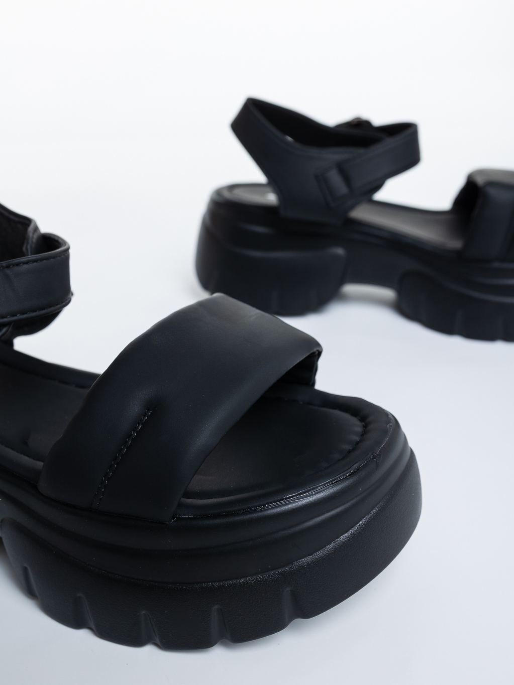 Sandale dama cu platforma negre din piele ecologica Hanika, 6 - Kalapod.net Sandale dama cu platforma negre din piele ecologica Hanika, 6 - Kalapod.net