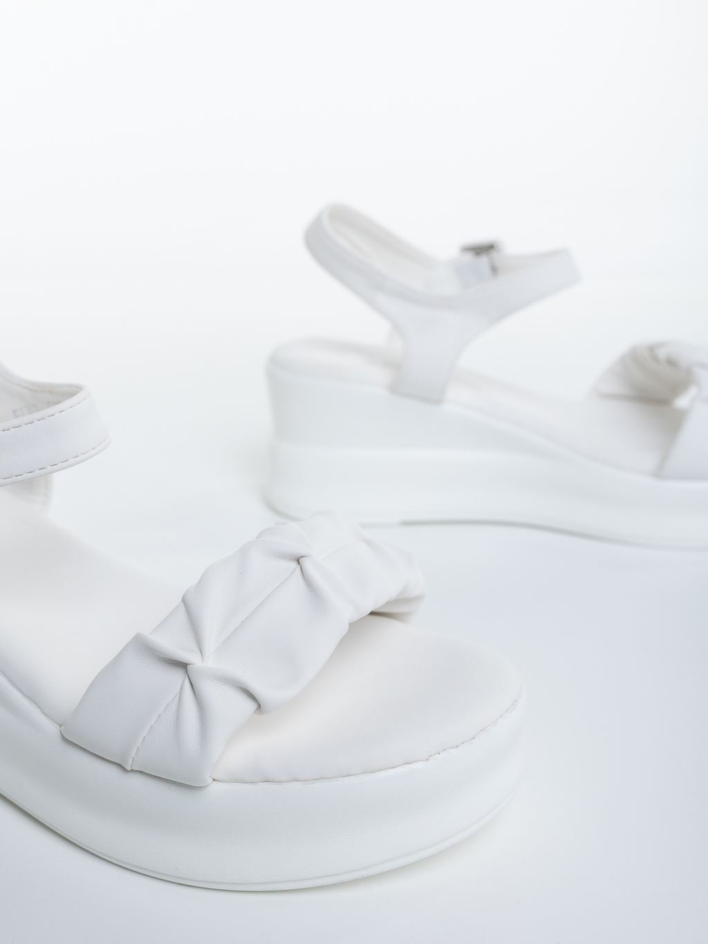 Sandale dama cu platforma albe din piele ecologica Ourana, 6 - Kalapod.net Sandale dama cu platforma albe din piele ecologica Ourana, 6 - Kalapod.net
