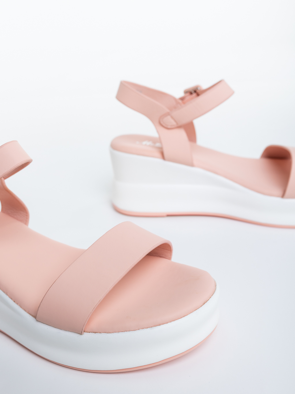 Sandale dama cu platforma roz din piele ecologica Kandria, 6 - Kalapod.net Sandale dama cu platforma roz din piele ecologica Kandria, 6 - Kalapod.net