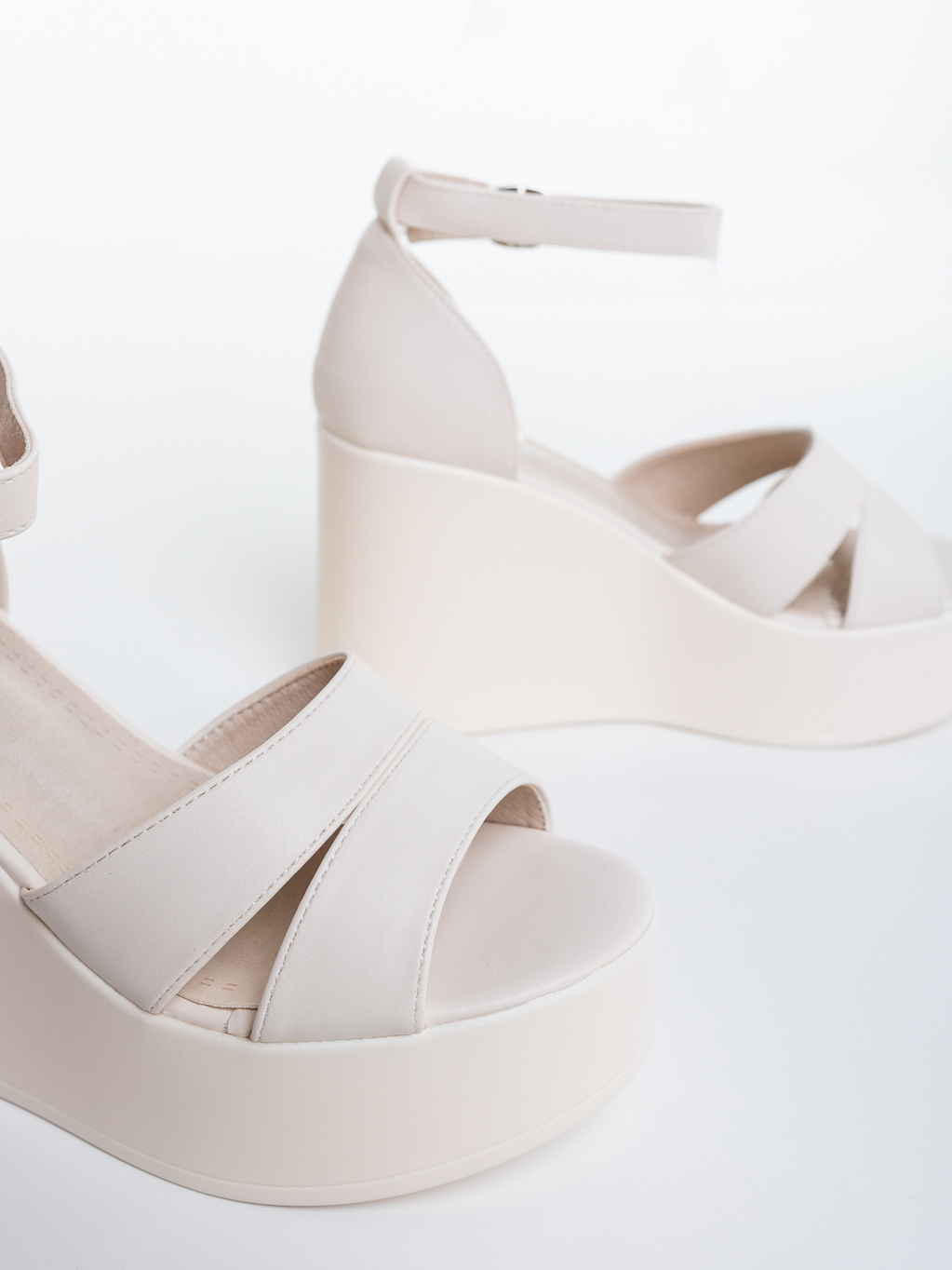 Sandale dama cu platforma bej din piele ecologica Tohana, 6 - Kalapod.net Sandale dama cu platforma bej din piele ecologica Tohana, 6 - Kalapod.net