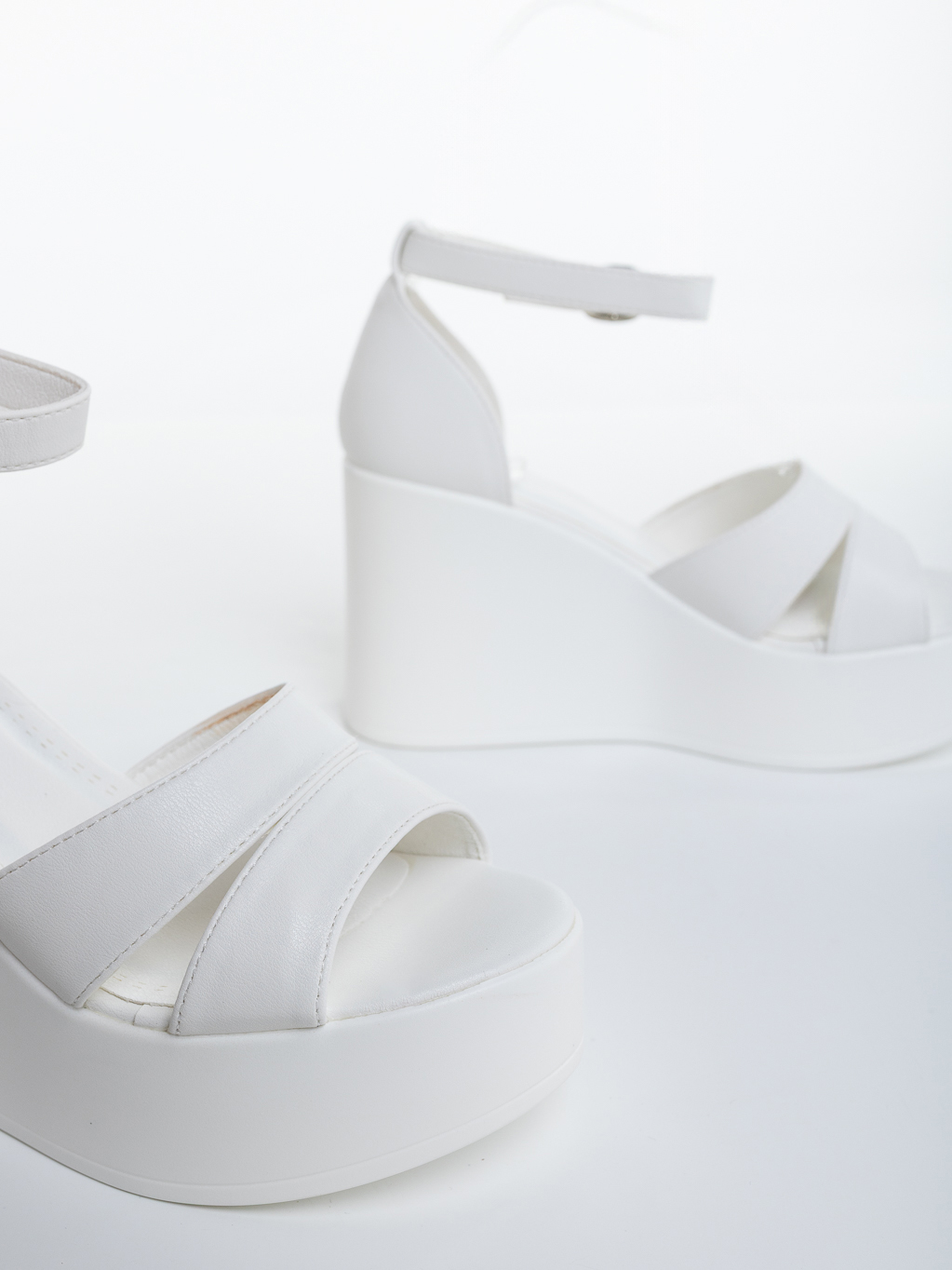 Sandale dama cu platforma albe din piele ecologica Tohana, 6 - Kalapod.net Sandale dama cu platforma albe din piele ecologica Tohana, 6 - Kalapod.net