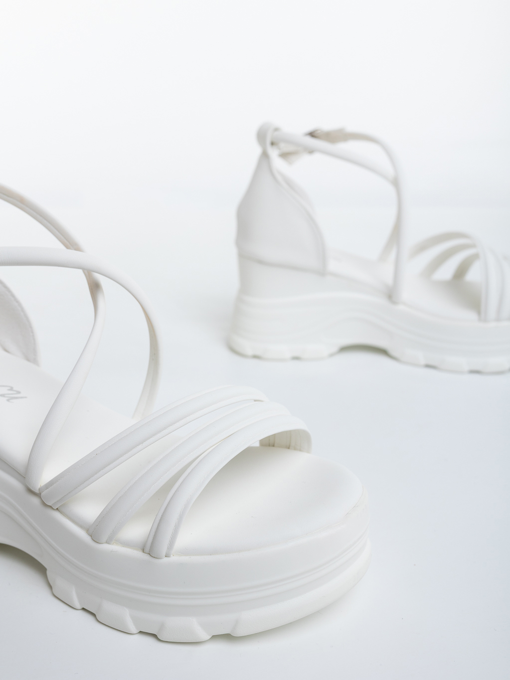 Sandale dama cu platforma albe din piele ecologica Cavaria, 6 - Kalapod.net Sandale dama cu platforma albe din piele ecologica Cavaria, 6 - Kalapod.net