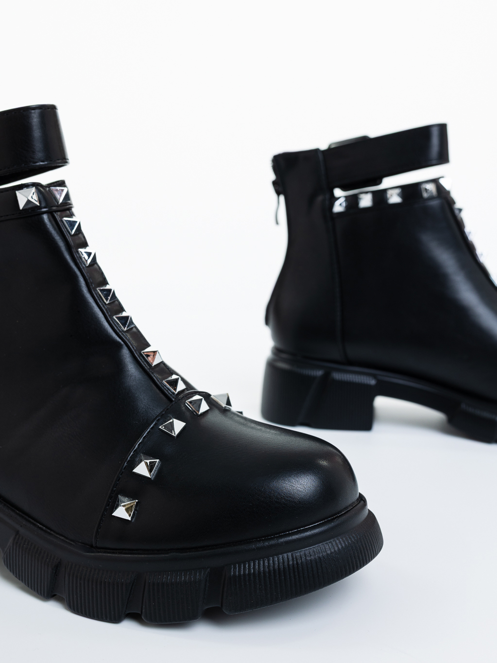 Ghete dama negre din piele ecologica Lasada, 6 - Kalapod.net Ghete dama negre din piele ecologica Lasada, 6 - Kalapod.net