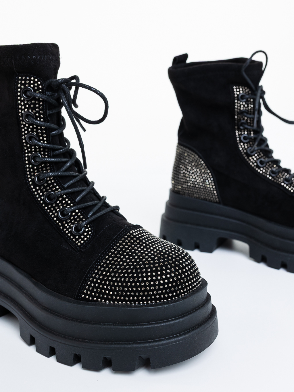 Ghete dama cu platforma negre din material textil cu aplicatii argintii Iraja, 6 - Kalapod.net Ghete dama cu platforma negre din material textil cu aplicatii argintii Iraja, 6 - Kalapod.net