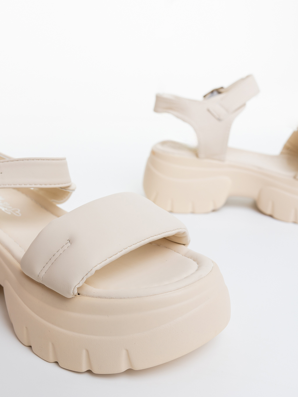 Sandale dama cu platforma bej din piele ecologica Hanika, 6 - Kalapod.net Sandale dama cu platforma bej din piele ecologica Hanika, 6 - Kalapod.net