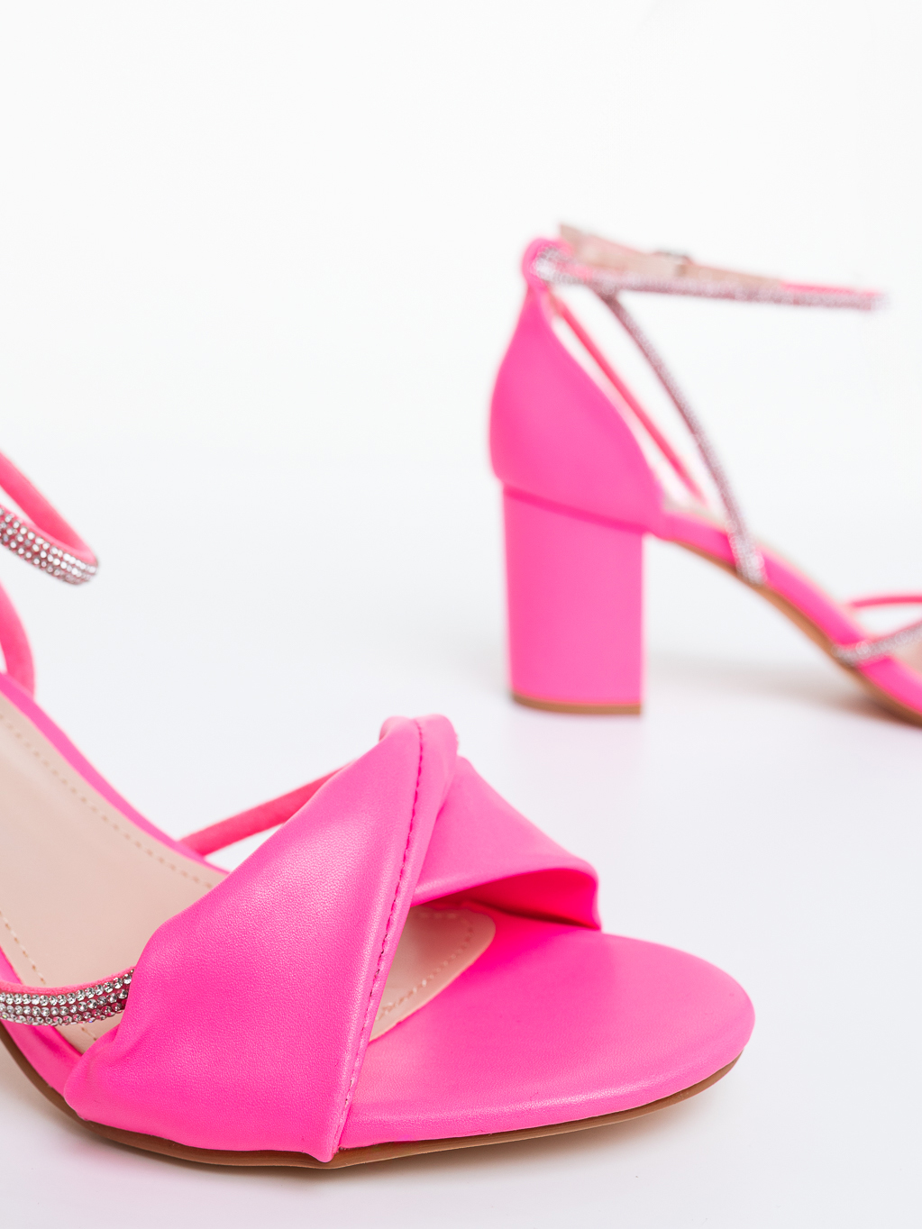 Sandale dama cu toc fucsia din satin Jalia, 6 - Kalapod.net Sandale dama cu toc fucsia din satin Jalia, 6 - Kalapod.net