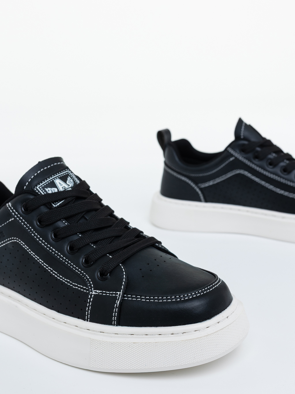 Pantofi sport barbati negri cu alb din piele ecologica Marston, 2 - Kalapod.net Pantofi sport barbati negri cu alb din piele ecologica Marston, 2 - Kalapod.net