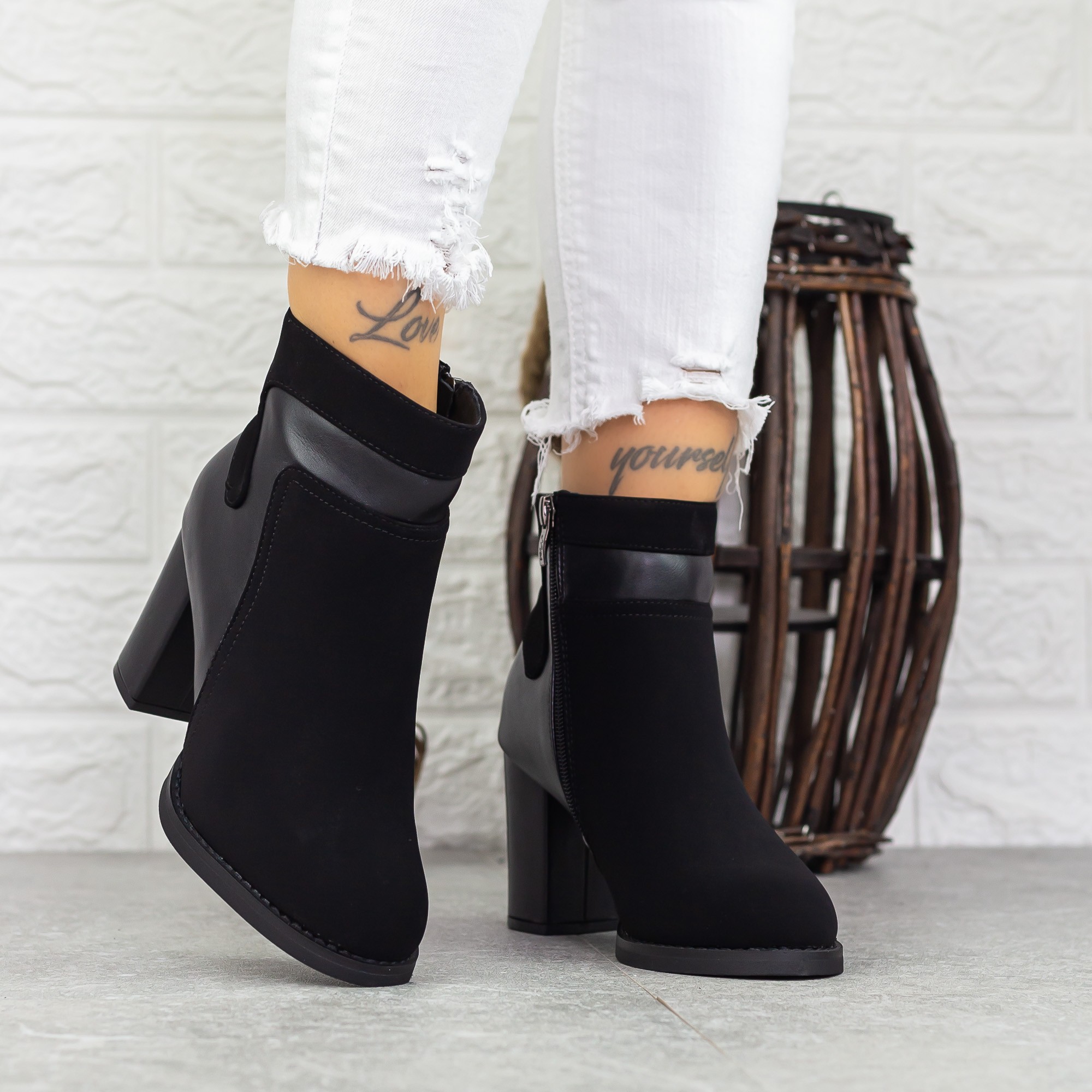 Botine dama cu toc negre din piele ecologica si material textil Ryliana, 4 - Kalapod.net Botine dama cu toc negre din piele ecologica si material textil Ryliana, 4 - Kalapod.net