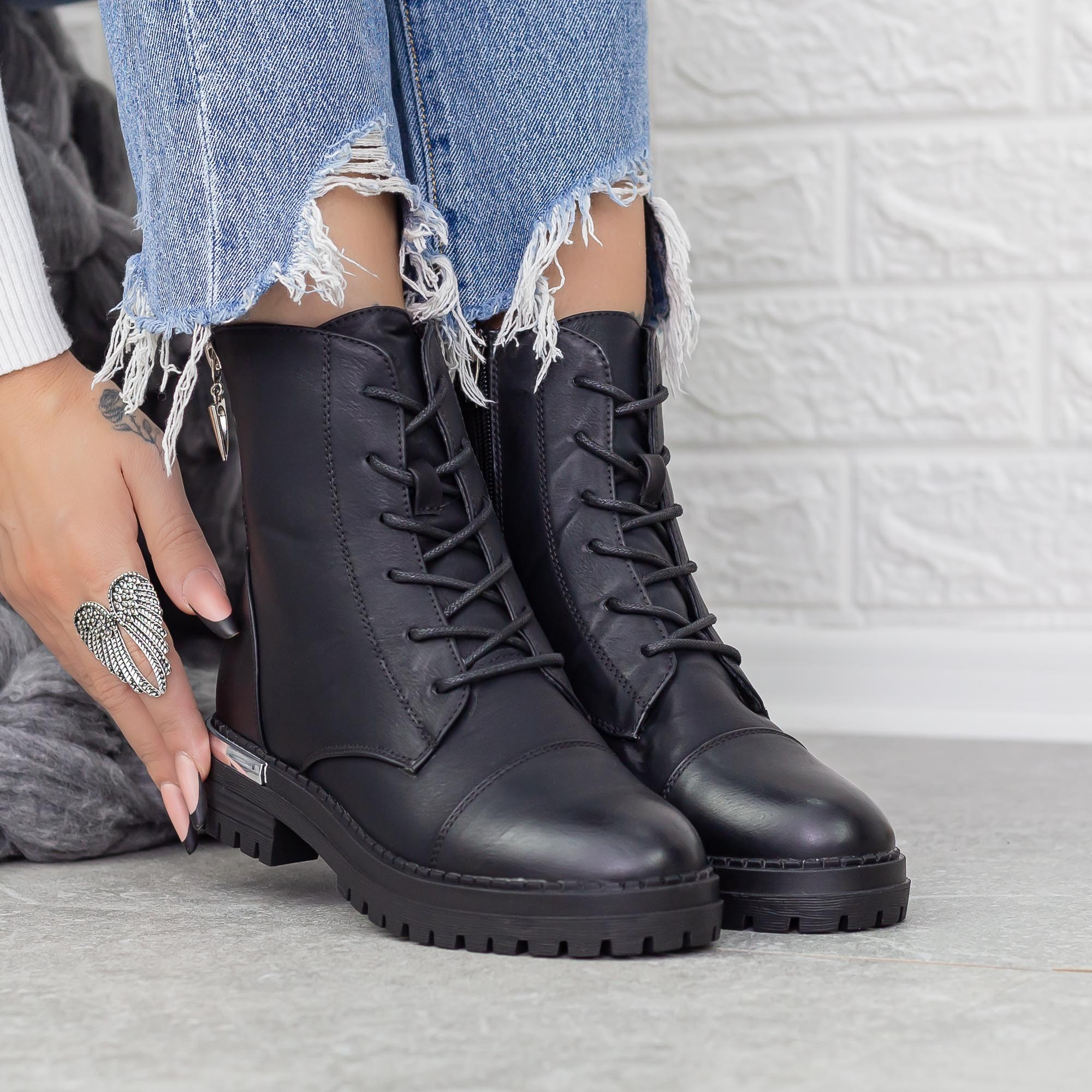 Ghete dama negre din piele ecologica Darcie, 2 - Kalapod.net Ghete dama negre din piele ecologica Darcie, 2 - Kalapod.net