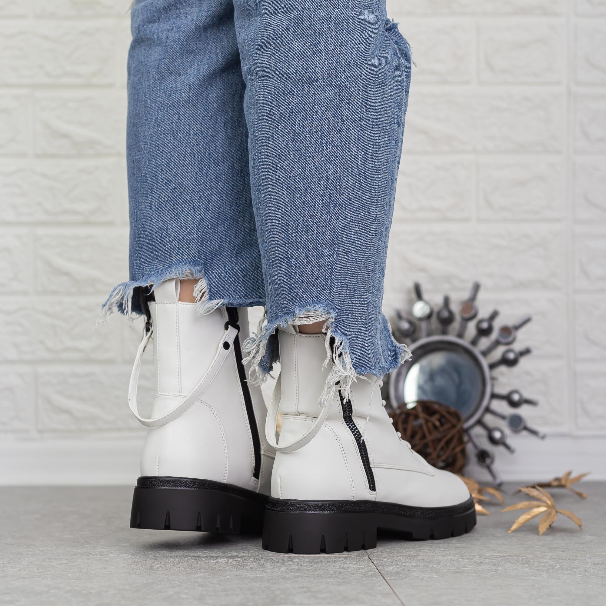 Ghete dama alb cu negru din piele ecologica Gisella, 5 - Kalapod.net Ghete dama alb cu negru din piele ecologica Gisella, 5 - Kalapod.net