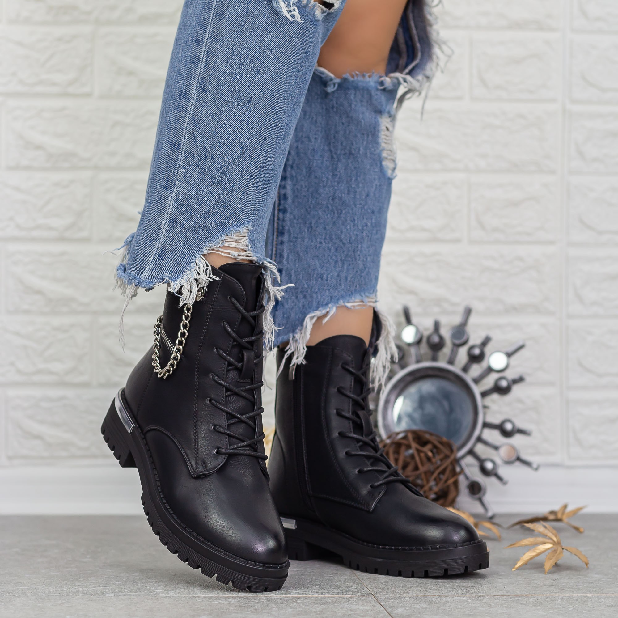 Ghete dama negre din piele ecologica Nathalie, 4 - Kalapod.net Ghete dama negre din piele ecologica Nathalie, 4 - Kalapod.net