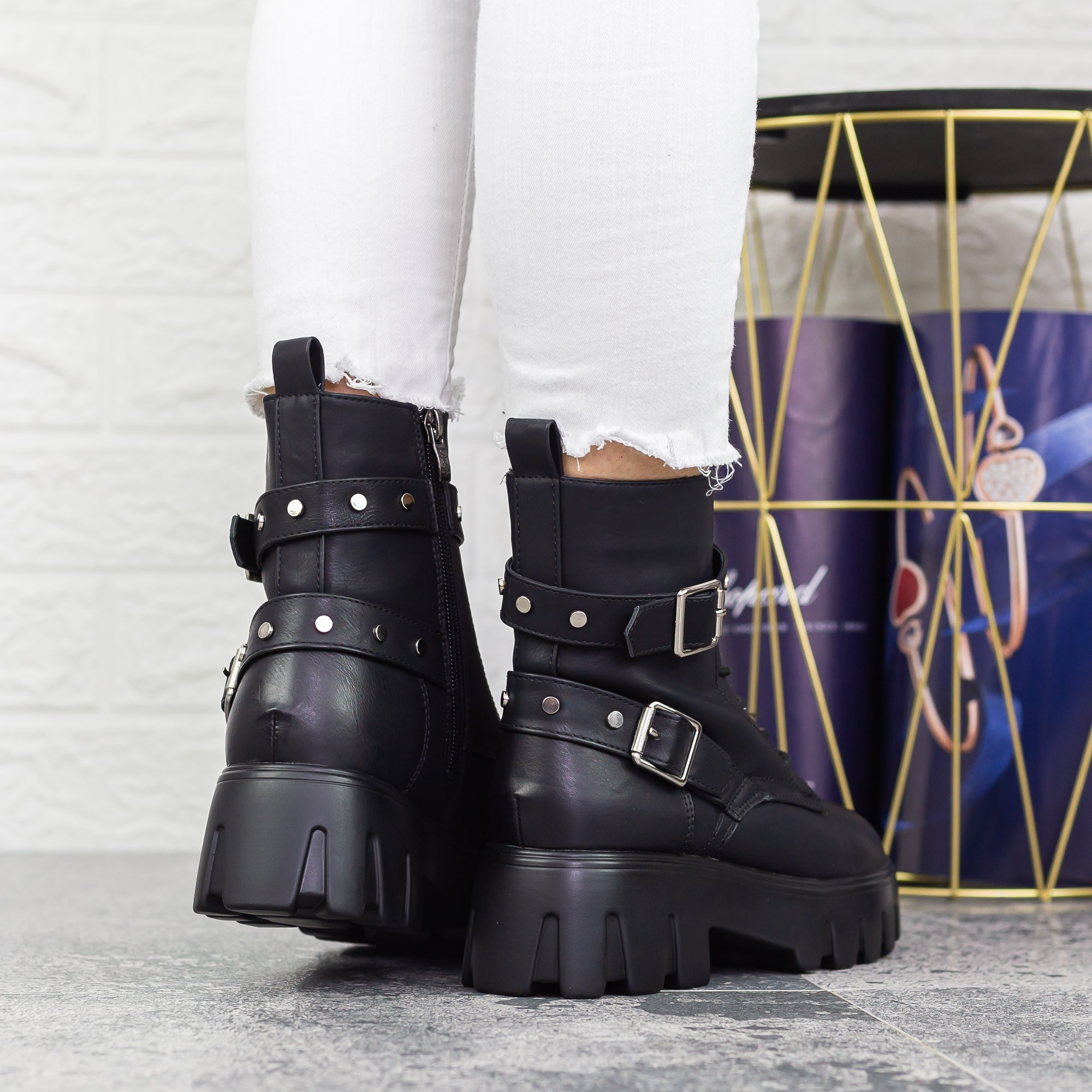 Ghete dama cu platforma negre din piele ecologica Mihera, 5 - Kalapod.net Ghete dama cu platforma negre din piele ecologica Mihera, 5 - Kalapod.net