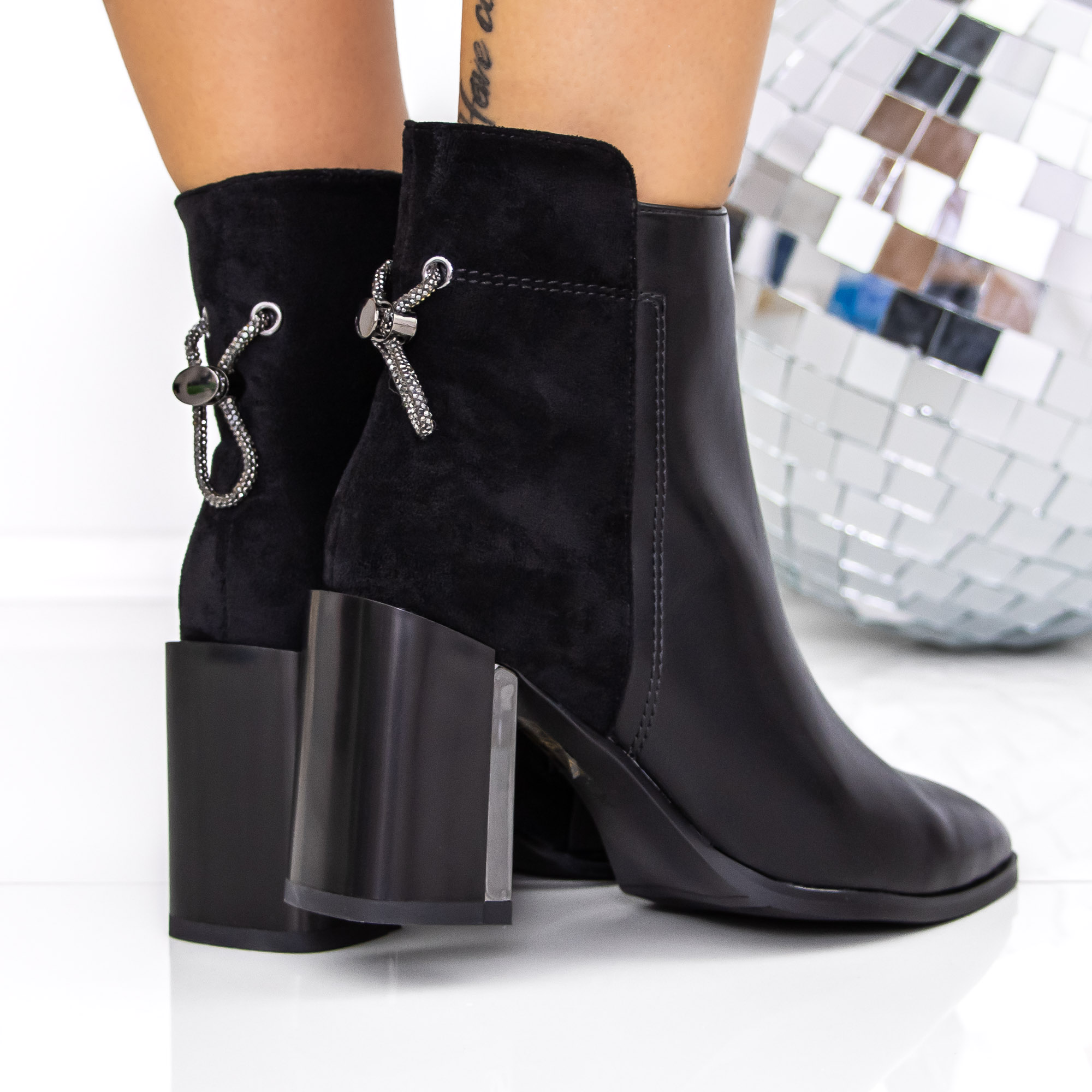 Botine dama cu toc negre din piele ecologica Onaha, 4 - Kalapod.net Botine dama cu toc negre din piele ecologica Onaha, 4 - Kalapod.net