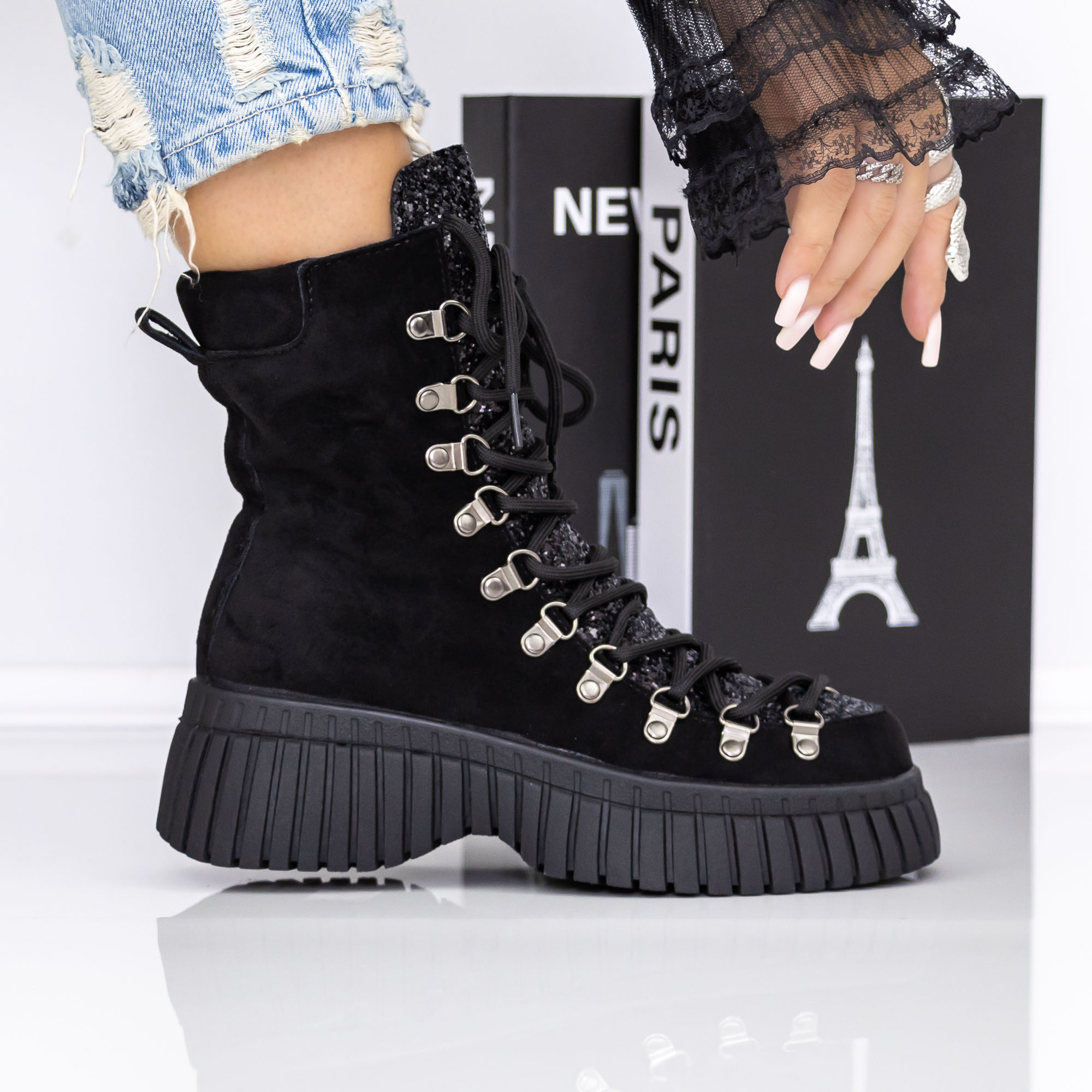 Ghete dama cu platforma negre cu insertii argintii din material textil Brixley, 2 - Kalapod.net Ghete dama cu platforma negre cu insertii argintii din material textil Brixley, 2 - Kalapod.net
