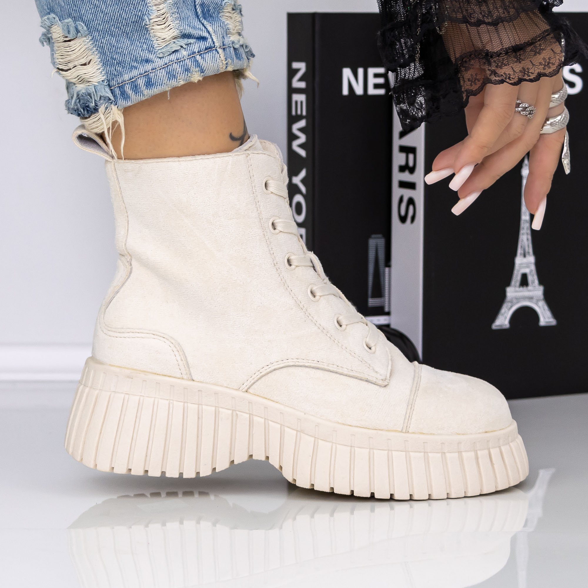 Ghete dama cu platforma bej din material textil Nerida, 2 - Kalapod.net Ghete dama cu platforma bej din material textil Nerida, 2 - Kalapod.net