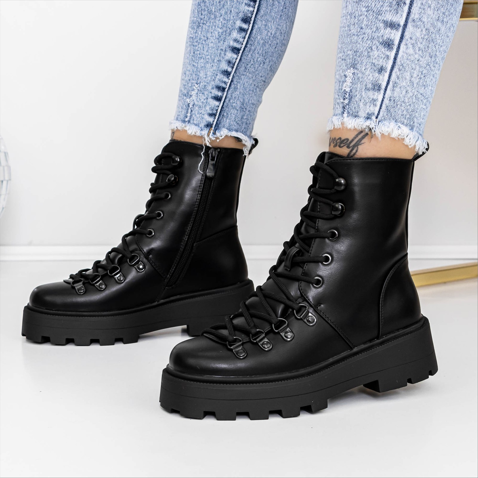 Ghete dama negre din piele ecologica Nevella - Kalapod.net Ghete dama negre din piele ecologica Nevella - Kalapod.net