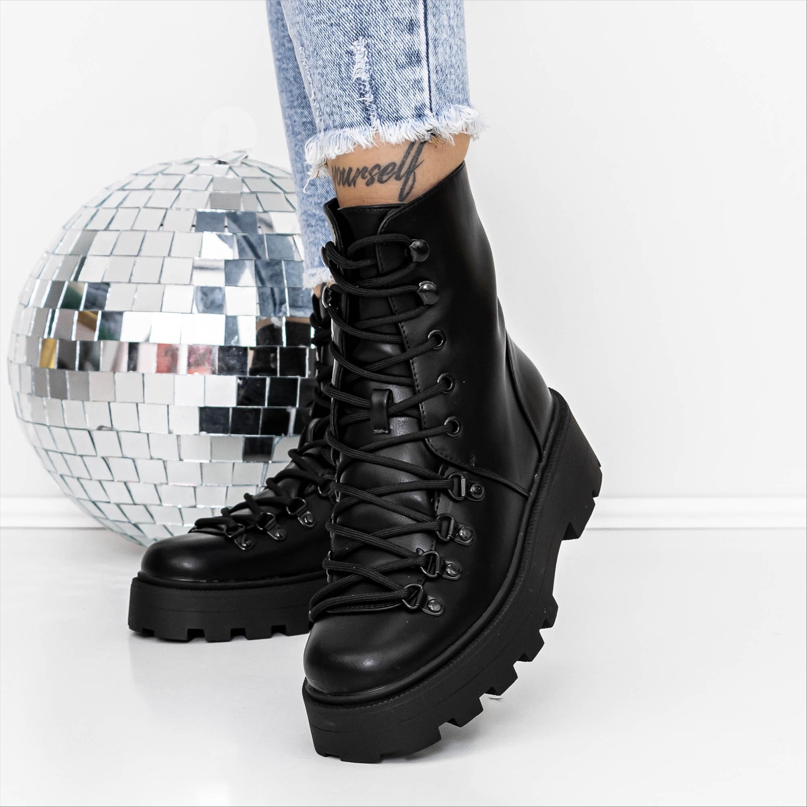 Ghete dama negre din piele ecologica Nevella, 3 - Kalapod.net Ghete dama negre din piele ecologica Nevella, 3 - Kalapod.net