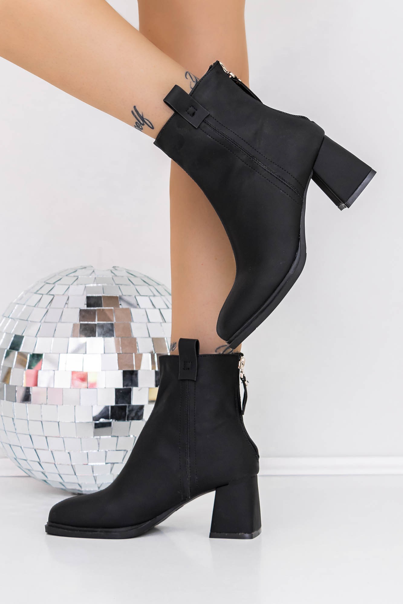 Botine dama cu toc negre din piele ecologica Alaza, 4 - Kalapod.net Botine dama cu toc negre din piele ecologica Alaza, 4 - Kalapod.net