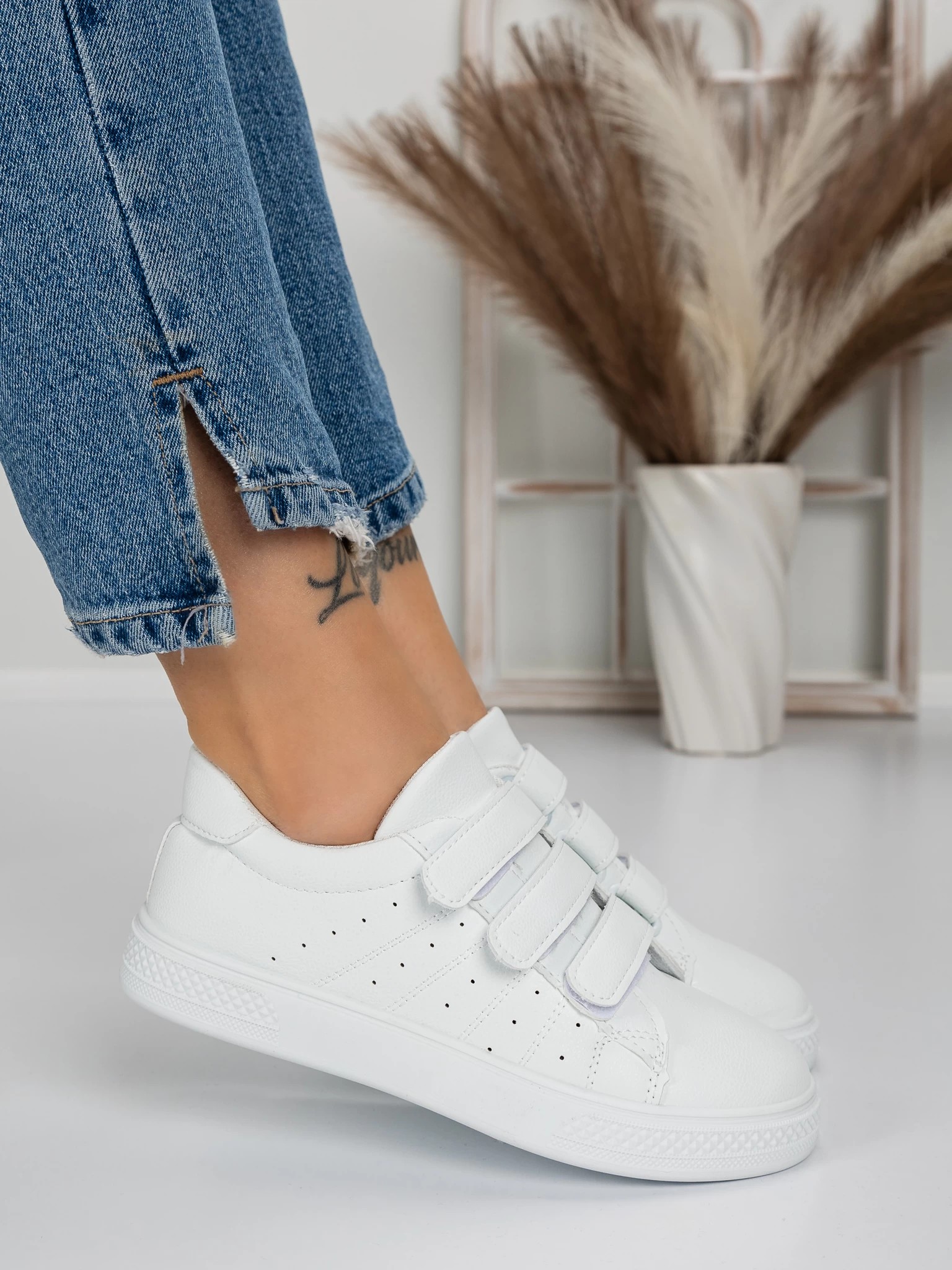 Pantofi sport dama albi din material sintetic Ekora, 2 - Kalapod.net Pantofi sport dama albi din material sintetic Ekora, 2 - Kalapod.net