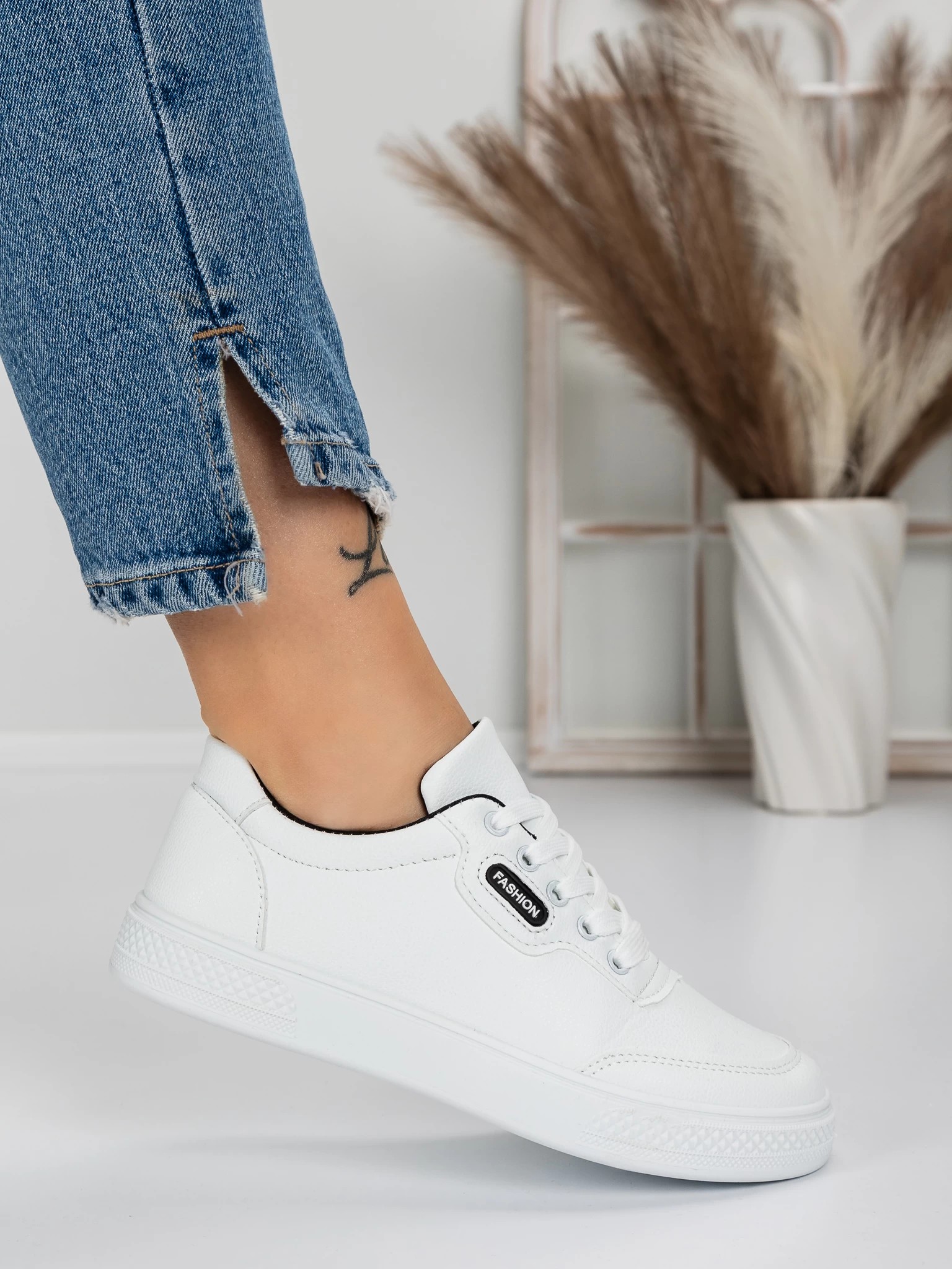 Pantofi sport dama albi cu negru din piele ecologica Madeva, 3 - Kalapod.net Pantofi sport dama albi cu negru din piele ecologica Madeva, 3 - Kalapod.net