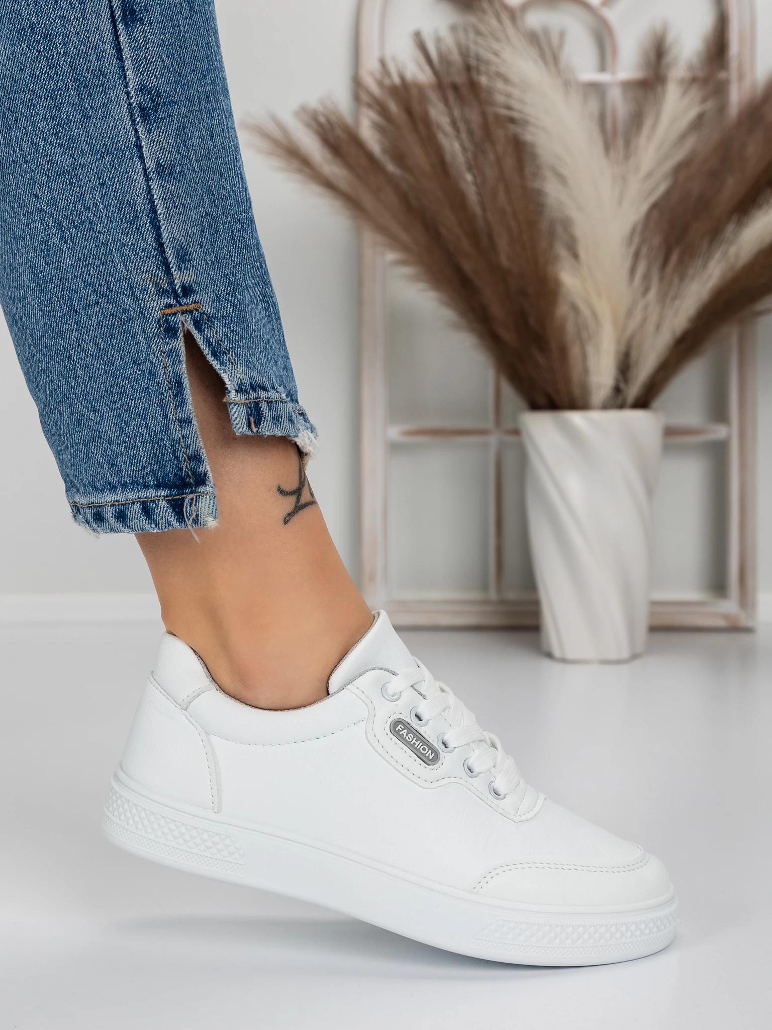 Pantofi sport dama albi cu gri din piele ecologica Madeva, 2 - Kalapod.net Pantofi sport dama albi cu gri din piele ecologica Madeva, 2 - Kalapod.net