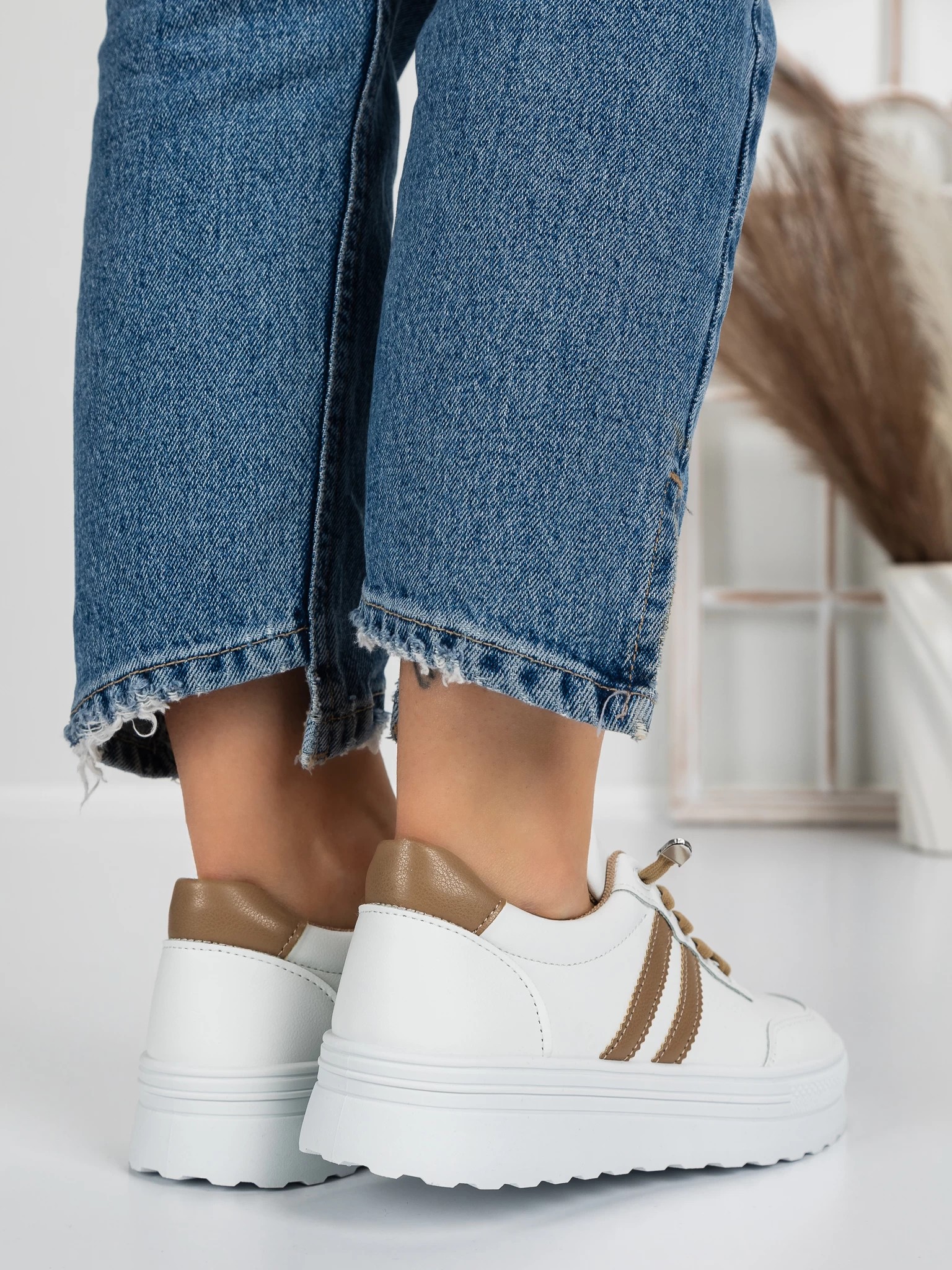 Pantofi sport dama albi cu bej din piele ecologica Fativa, 4 - Kalapod.net Pantofi sport dama albi cu bej din piele ecologica Fativa, 4 - Kalapod.net