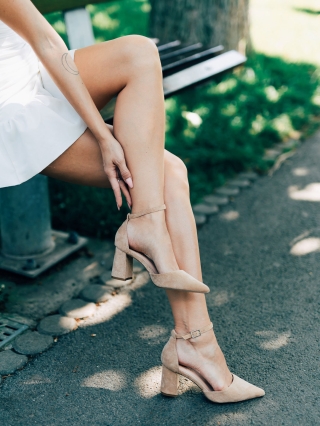 Hot Summer Sale - Reduceri Pantofi dama bej cu toc din material textil Katalina Promotie