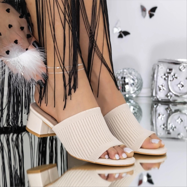 Papuci dama cu toc bej deschis din material textil Raysa - Kalapod.net