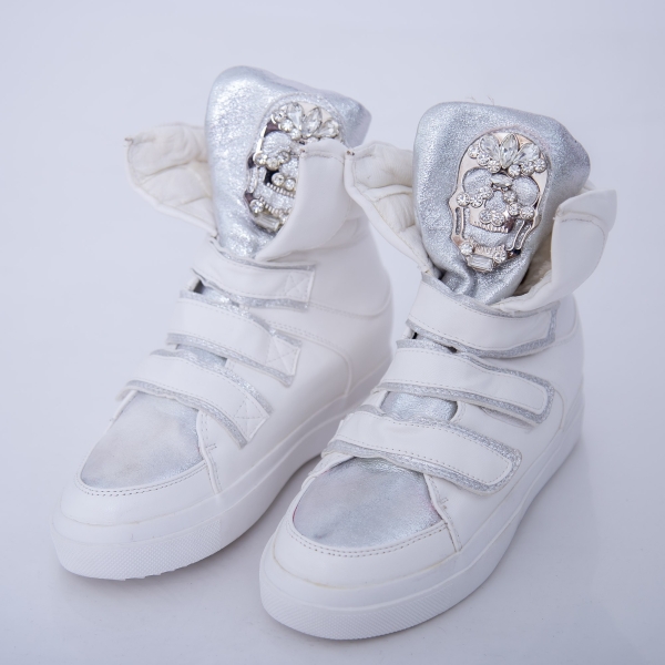 Ghete dama albe din piele ecologica Delada - Kalapod.net