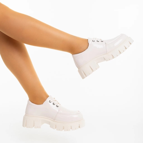 Pantofi casual dama bej deschis din piele ecologica lacuita Rhodia - Kalapod.net