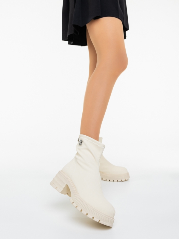 Ghete dama bej din piele ecologica Bhuvi - Kalapod.net